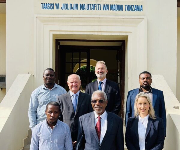 01.03.23 – Our CEO Lorna Blaisse with Chairman of Mining Comission, Professor Idris Kikula (middle front row) in Dodoma, Tanzania