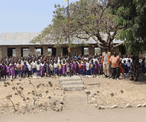 03.10.23 – Continued community engagement work in the region we operate is critical to building strong relationships with the local community…

HE1 CEO (L) and HE1 CLO (R) meet with 400 children at Mkonko village Primary School.