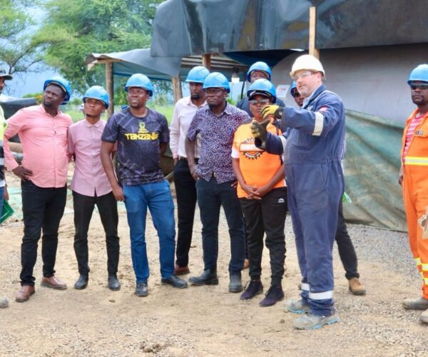 10.01.24 – Member of Parliament, Ms Condester Sichalwe, and the Songwe Regional Mines Officer, Mr Chone, and team from Momba District Council being shown around #HE1’s Itumbula site