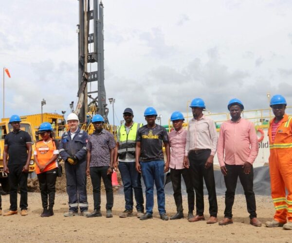 10.01.24 – Member of Parliament, Ms Condester Sichalwe, and the Songwe Regional Mines Officer, Mr Chone, and team from Momba District Council visit the HE1 Itumbula West-1 well for a site visit and update on exploration activities