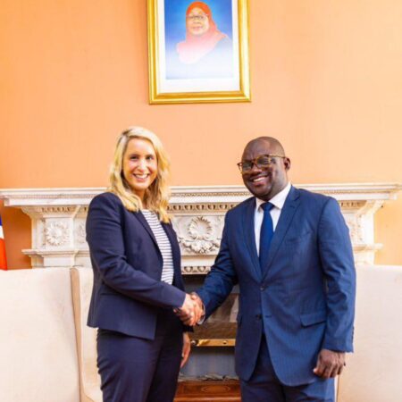 24.06.24 – Our HE1 CEO, Lorna Blaisse, met with @MahimbaliK Permanent Secretary of Ministry of Minerals on Friday, whilst he was in London on business. 

It was a positive meeting and an opportunity to discuss the upcoming extended well test at Itumbula West-1.